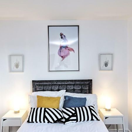 The Pent House - Lushio Apartments Нортхамптън Екстериор снимка