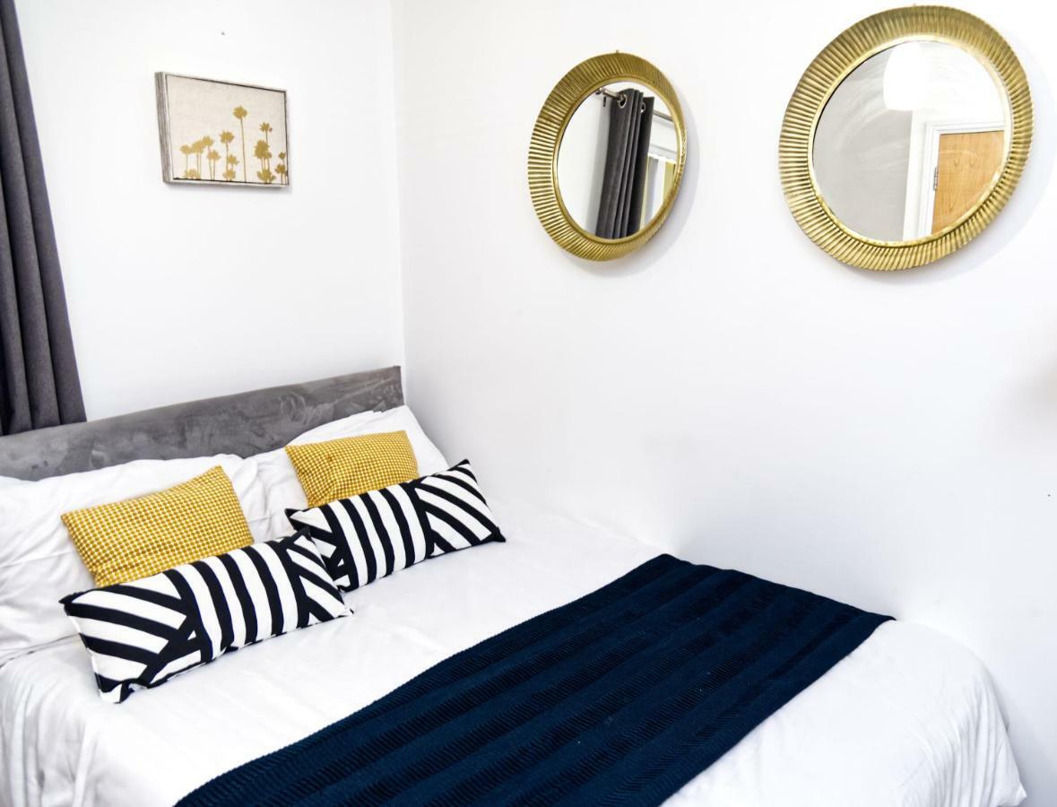 The Pent House - Lushio Apartments Нортхамптън Екстериор снимка