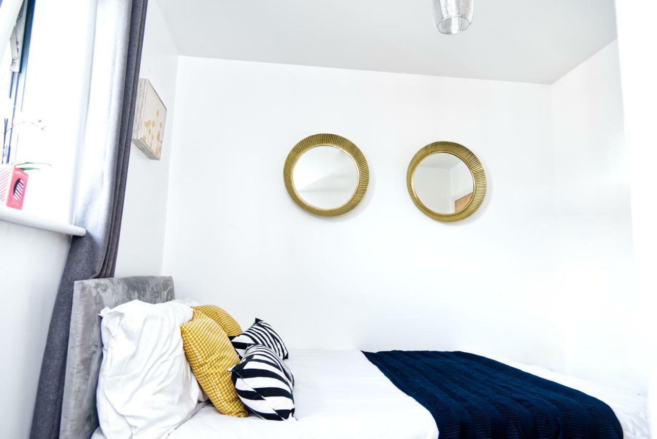 The Pent House - Lushio Apartments Нортхамптън Екстериор снимка